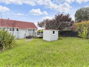 A HOME THIS HOT WON'T LAST LONG - BE QUICK!
