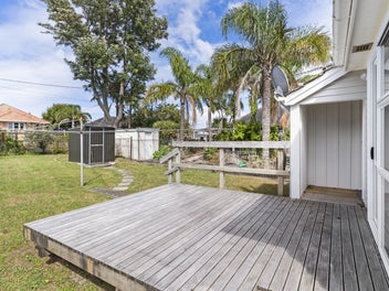 Last Viewing-Hurry Don't Miss this Affordable Gem!