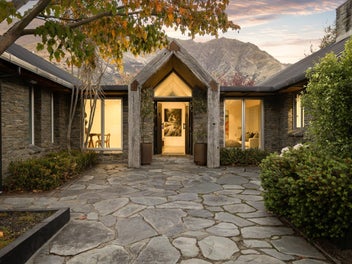 Alpine lodge elegance