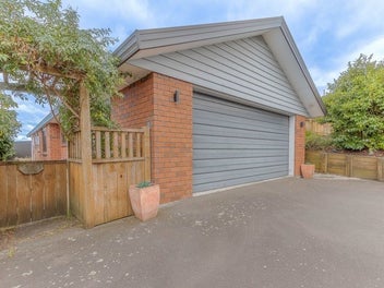 Image 1 of 18