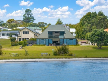 Pauanui's Waterfront Ron Sang House
