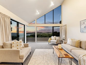 Clifftop Bliss - You Can't Miss This!