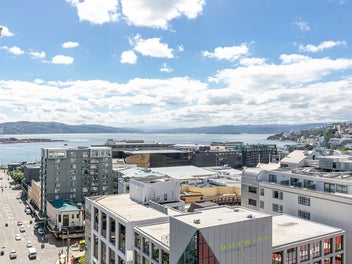 Epic! Stunning Harbour & Cityscape Views