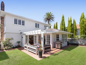 Vendors on the move - priced to sell!
