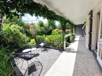 Home with Income potential - No Agents Fees!