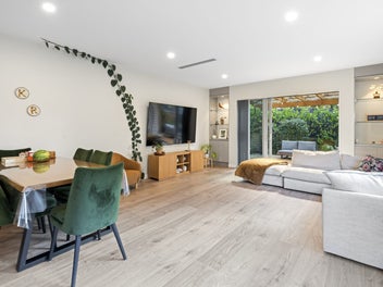 BARGAIN ON LUXURY HOME.