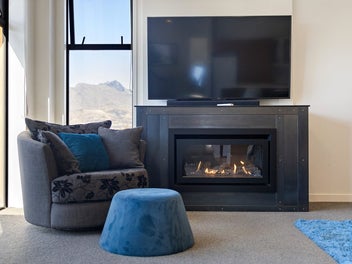 Pinnacle of Lakeside Living - Unrivaled Views