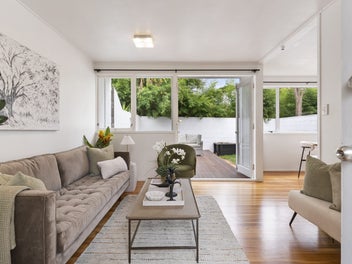 Chic Greenlane Townhouse