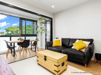1 Bedroom + Flexi Room. Urgent Action Requested!