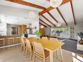 Mid Century Vibes in Central Blenheim
