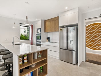 FULLY FURNISHED - GROUND FLOOR
