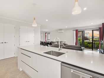 OVERSEAS OWNER NEEDS THE PROPERTY SOLD!