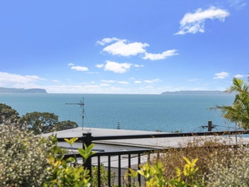Elevated With Lovely Sea Views In Campbells Bay