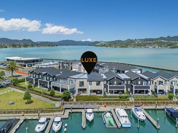Coastal Luxury on a Grand Scale