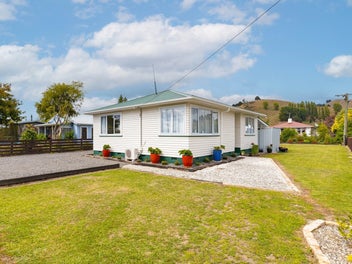 Spic n Span with Semi Rural Views.
