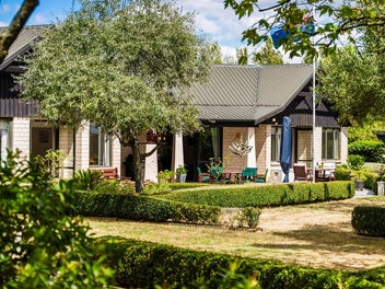 Generous lifestyle living in sought-after Karaka