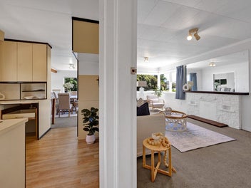 AFFORDABLE FOUR BEDROOM HOME IN MERRILANDS