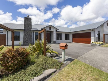 COMFORTABLE + SPACIOUS FAMILY LIVING