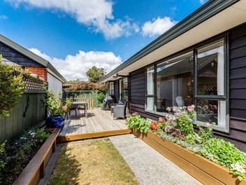 Heart of the Hutt- Easycare and Modern