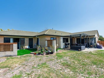 Family home in prime location!