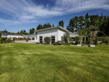 The Ultimate Lifestyle with Room for All!