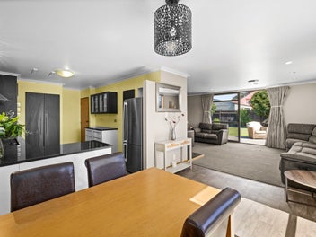 Affordable Family Living in a Great Neighbourhood