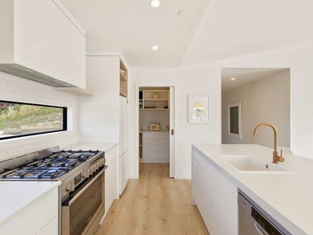 Luxury Lifestyle on Pineview Way!