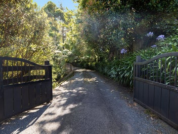 Rare Residential Zoned Lifestyle Opportunity