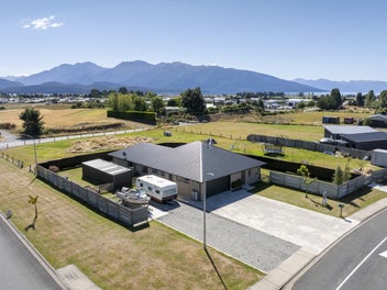 Image 1 of 32