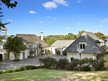 Iconic Lakeside Living