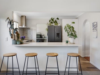 Spacious 5 Bedroom Family Home by the Park