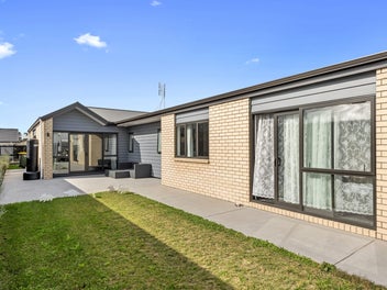 5-Bedroom Family Home - Urgent Sale