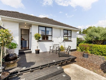 Super 1217m2 Section - Location & Private Position
