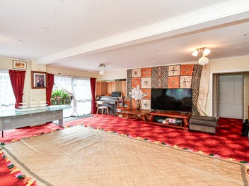 Renovate or develop in Prime location