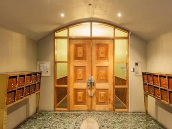 Image 1 of 22