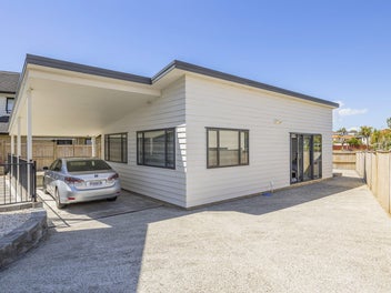 Exceptional Home and Income in Prime Pinehill