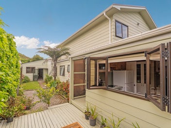 Downsizing vendors - must sell!