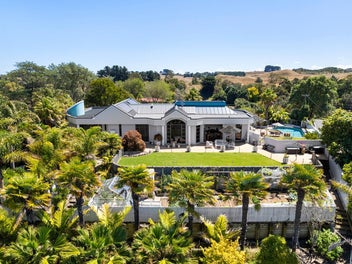 A self-sustaining lifestyle retreat