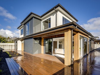 Executive Townhouse in Prime Location