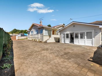 Two Dwellings, 1161sqm Section, Disregard CV!