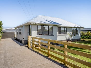 FULLY RENOVATED, READY TO ENJOY