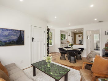 CHARMING CHARACTER COTTAGE