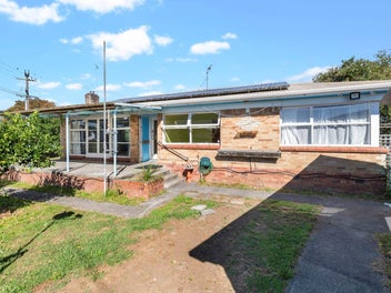 URGENT SALE – NO PLAN B