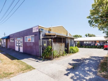 Image 1 of 6