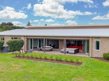 Expansive Family Haven in Brunswick Park