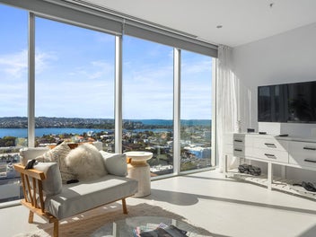 HIGH RISE LIVING WITH RALPH LAUREN VIBE