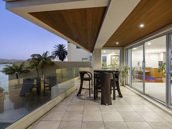 Boutique Luxury Apartment with Waterfront Access