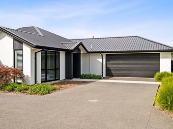 Prestigious Family Home In Outstanding Location
