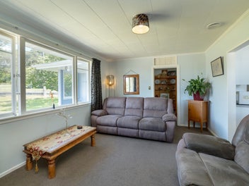 Views, convenience and country magic!