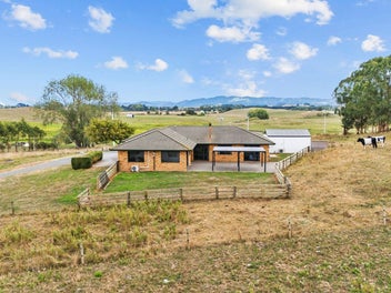 A Workshop & Home in One!